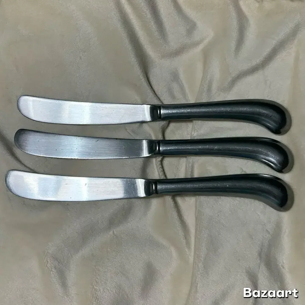 3 Rogers JEFFERSON MANOR Stainless Blunt Pistol Butter Knives (Korea)